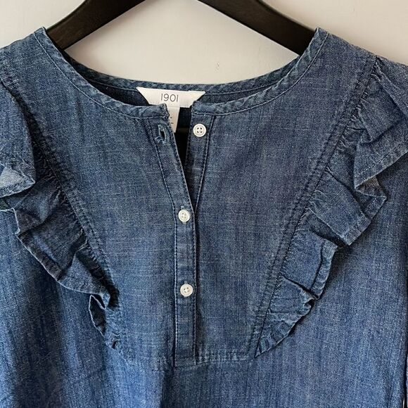 *1901* Chambray Denim 1/4 Button Down Top NWOT. Size Small - Picture 2 of 6